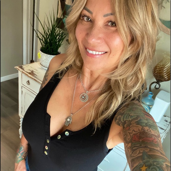 Meet your Posher, Laurie - Picture 1 of 1